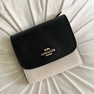 Coach NWOT Black and White Wallet